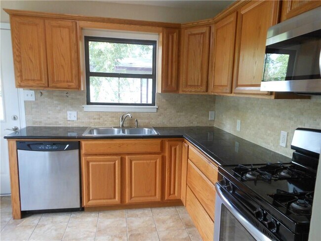 Building Photo - 4615 Banister Ln