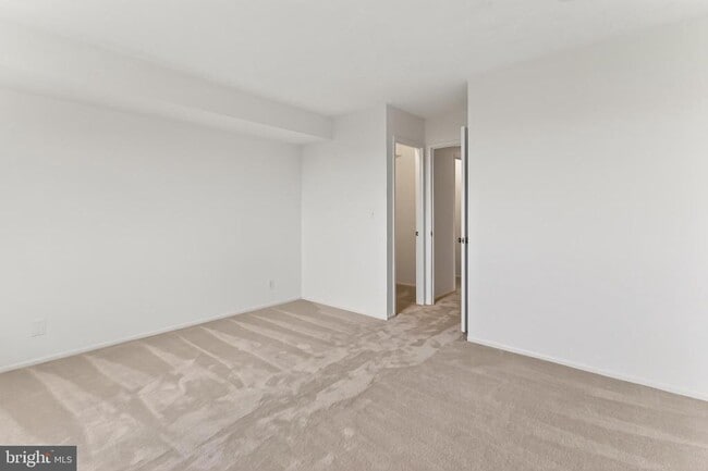 Building Photo - 5903 Mt Eagle Dr