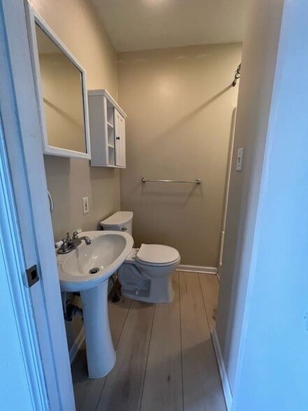 En Suite Bathroom - 2618 McCord St