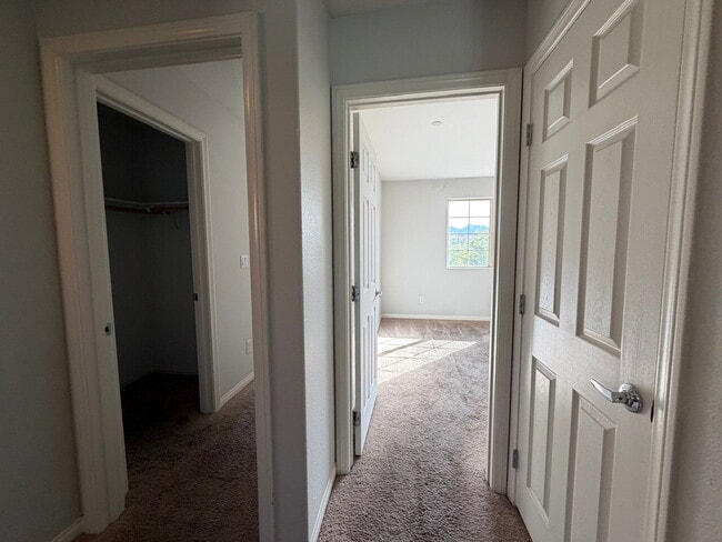 Building Photo - 4 BED 2.5 BATH 2 CAR GARAGE SINGLE FAMILY HOME W/ FULLY LANDSCAPED BACKYARD. THIS WAS FORMER MODE...