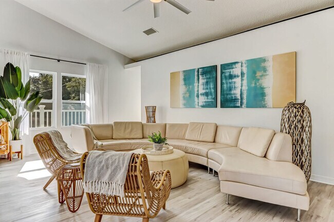 Building Photo - 156 Meadow Ave