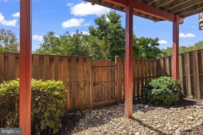 Building Photo - 6385 Levtov Landing