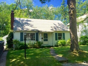 Building Photo - Cape Cod style house (3-Bed/1-Bath, 1130sq...