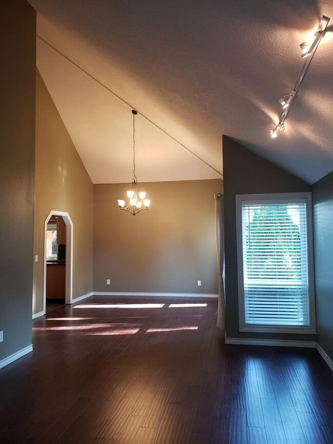 Building Photo - Beautiful Home in Quiet Cul-de-sac!