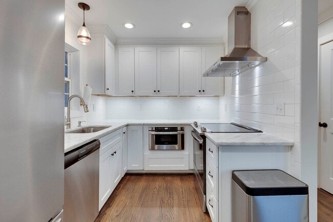Building Photo - Cute & Private 3BR Home Ready for Move-In