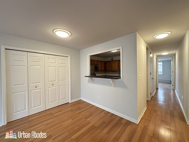 Building Photo - 1335 N Dearborn St