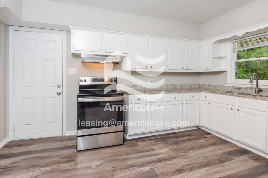 Building Photo - 3941 Mosley Dr