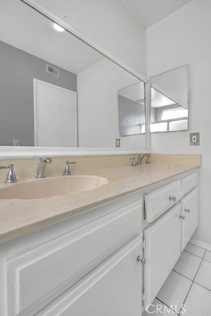 Building Photo - 23862 Country View Dr