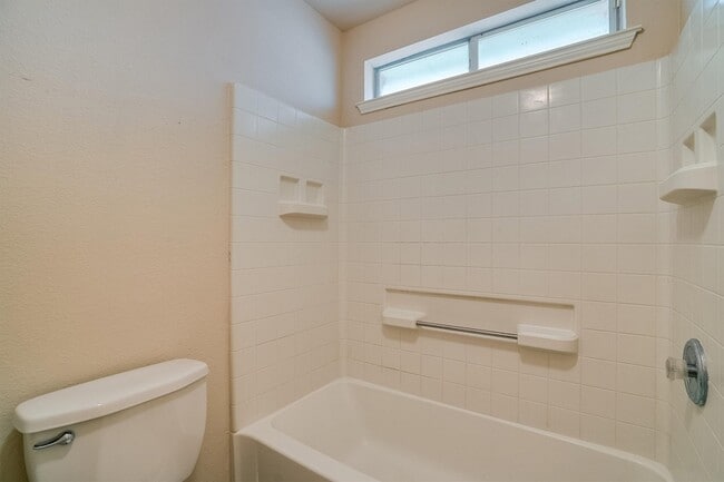 Building Photo - 9804 Westmere Ln