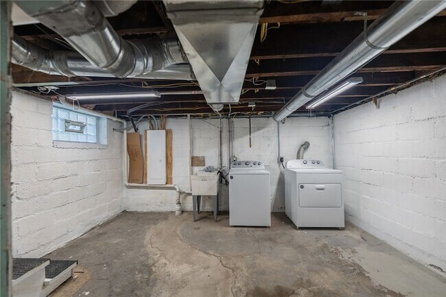 Building Photo - 531 N Euclid Ave