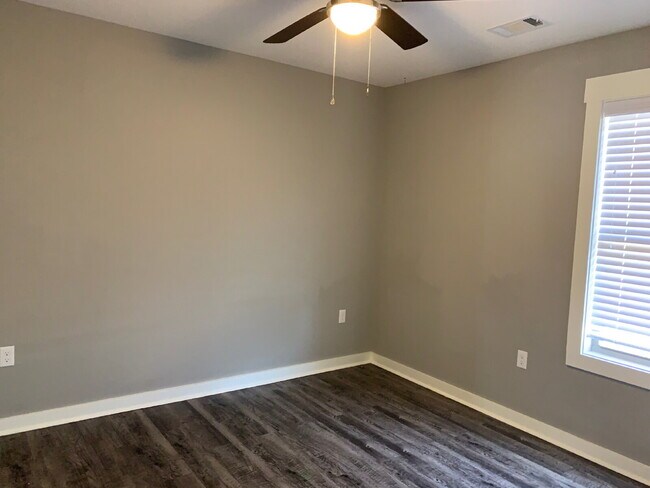 Building Photo - Charming 3-Bedroom Home with 2 Full Baths ...