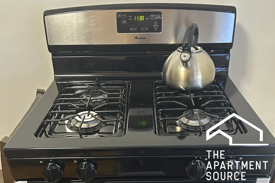 Building Photo - 1911 W Larchmont Ave