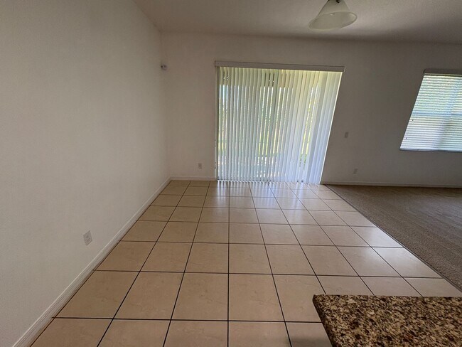 Building Photo - LARGE// Brand New 4/3.5 Bedroom Home in Br...