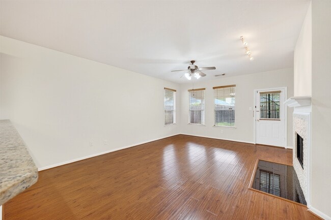 Building Photo - 11630 Forest Wind Ln