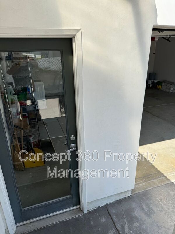 Building Photo - 1143 W 163rd St