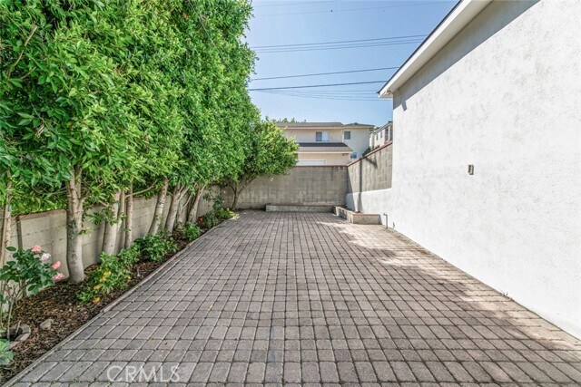 Building Photo - 1061 E Santa Anita Ave