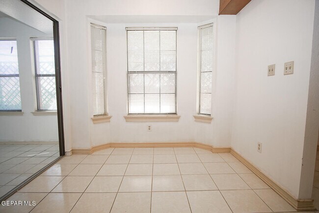 Building Photo - 1808 Gurss Pl