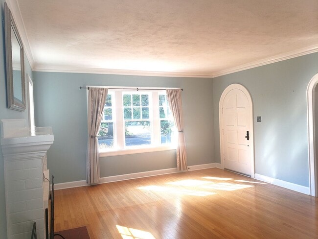 Building Photo - Charming Irvington Home with 3 Levels of L...