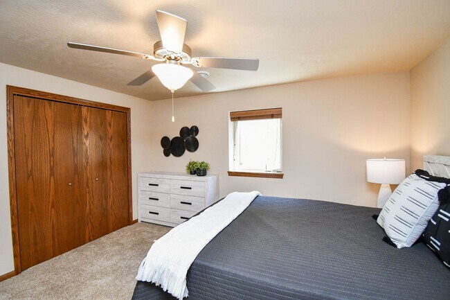 Building Photo - South Sioux Falls Rental with Open Layout ...