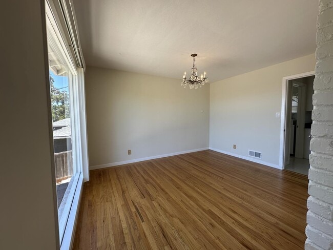 Building Photo - 346 Rolling Hills Ave