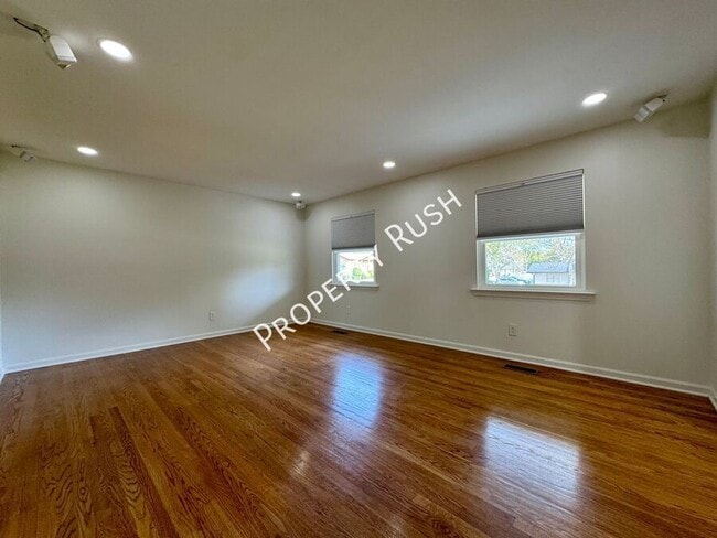 Building Photo - 7339 Brookside Dr