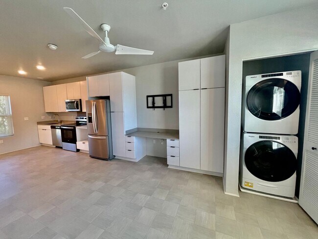 Building Photo - Spacious Studio, PET FRIENDLY in Ho'opili ...