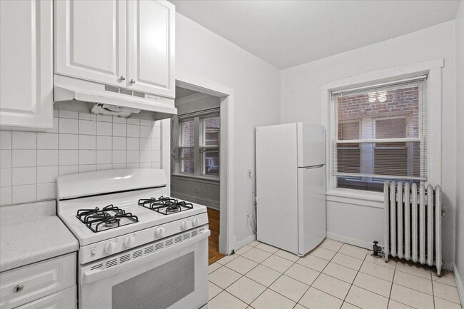 Building Photo - 2 bedroom in Chicago IL 60614