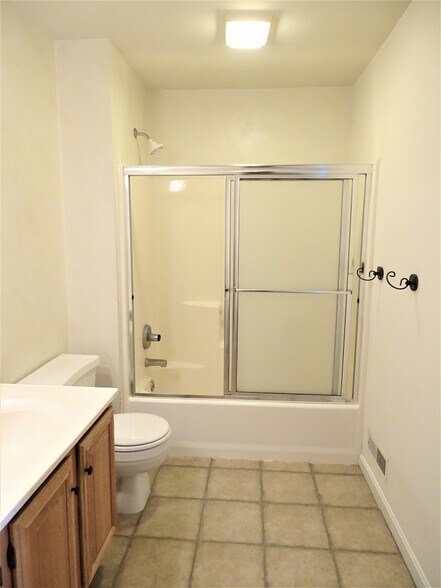 Building Photo - 153 Melrose Ln