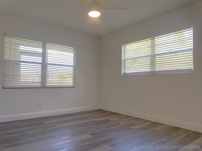 Building Photo - 256 Mansfield G