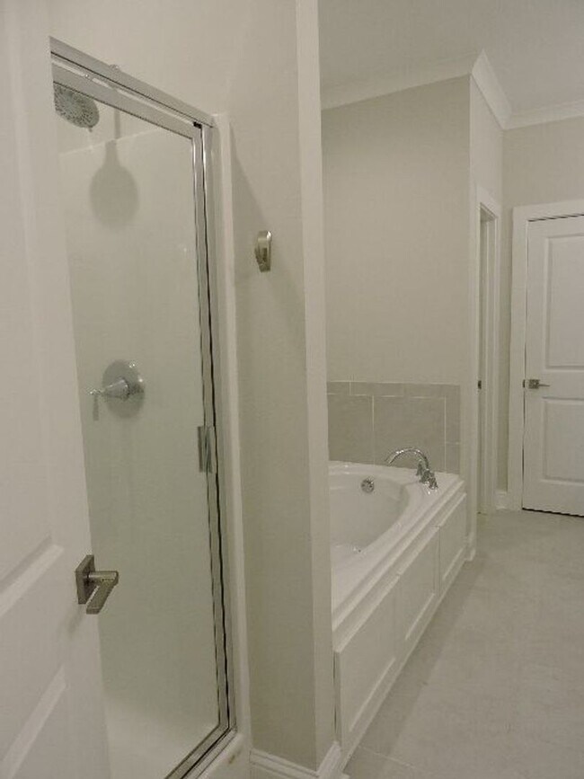 Building Photo - 5 YR old Modern Farmhouse designed 3BR/2BA...