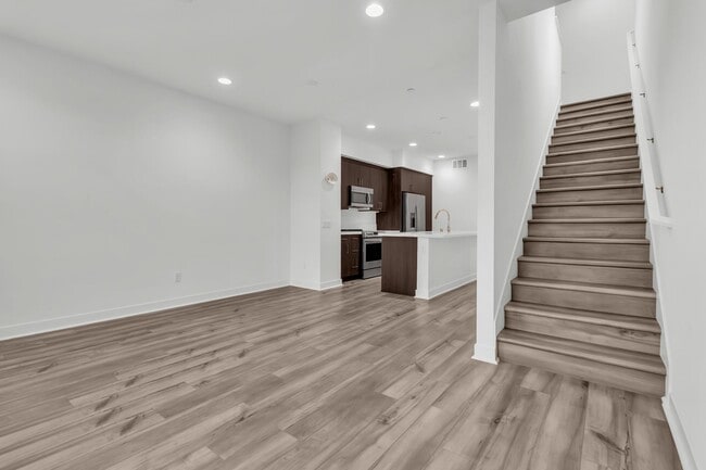 Building Photo - 5086 Long Beach Blvd