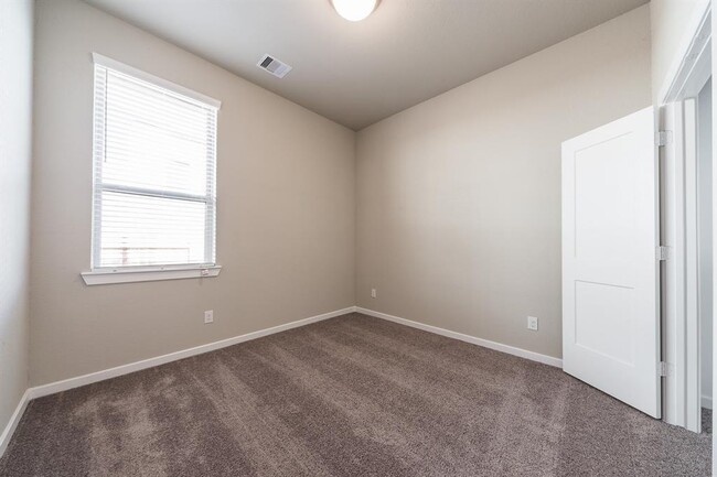 Building Photo - 3003 Hazel Pointe Trail
