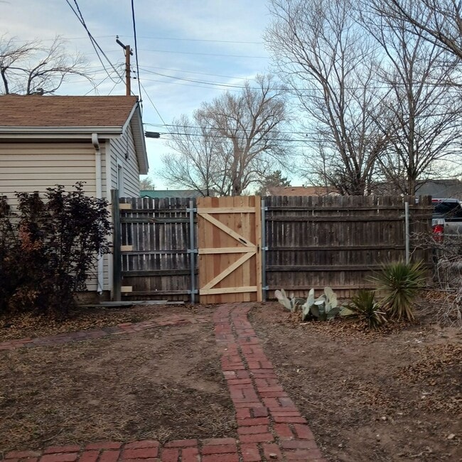 Building Photo - Cute, Remodeled 1 bedroom home!