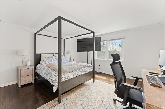 Building Photo - 40 Meadow Rd