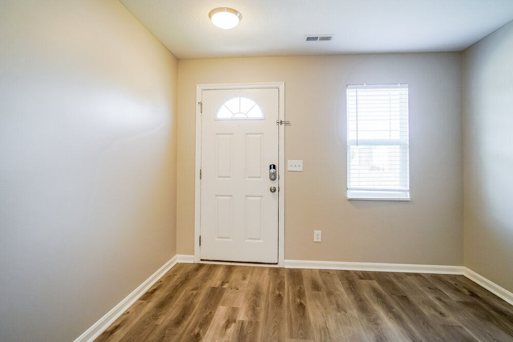 Building Photo - 7500 Willow Leaf Dr
