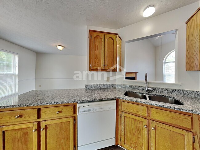 Building Photo - 129 Candle Woods Dr