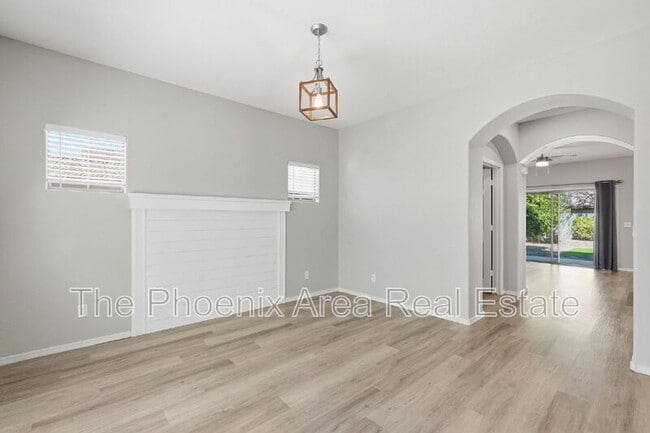 Building Photo - 534 E Bartlett Way