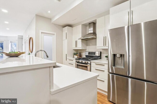 Building Photo - 3222 13th St NW