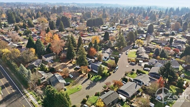 Building Photo - 1417 NW 98th Cir