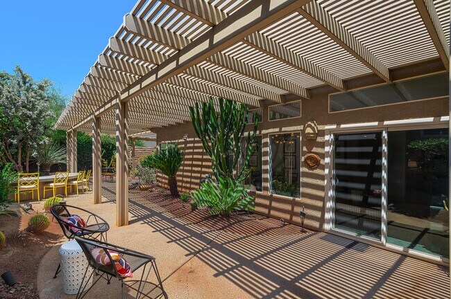 Building Photo - 7 Florentina Dr