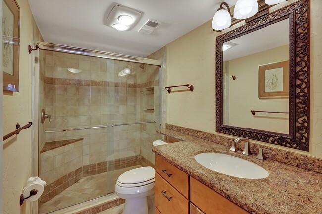 Building Photo - For Annual Rent 2 Bedroom 2 Bath Updated B...
