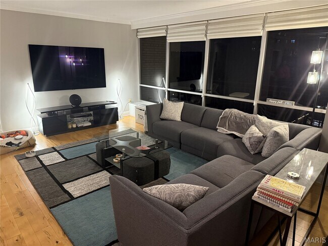 Building Photo - 4501 Lindell Blvd