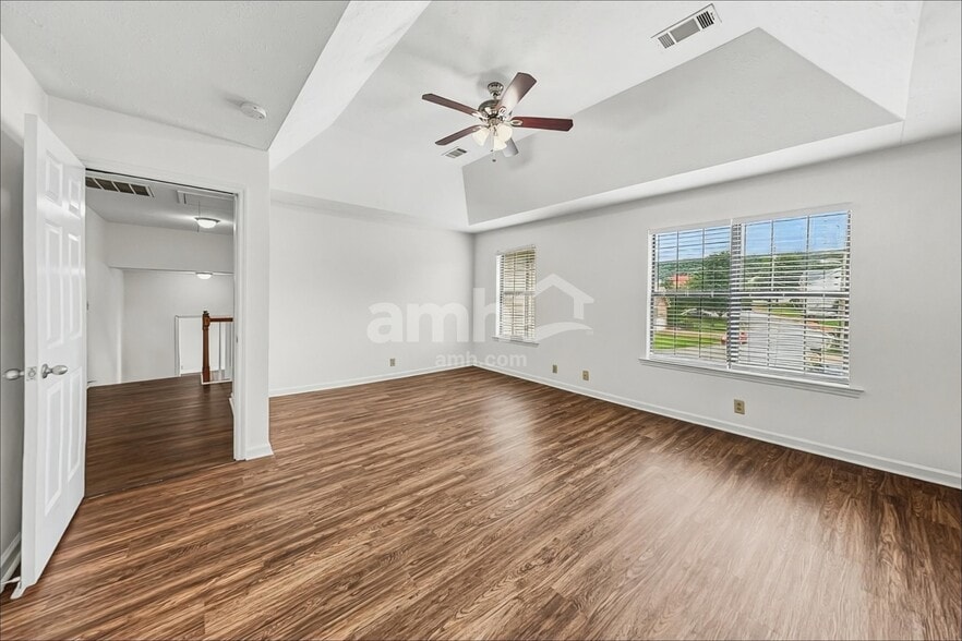 Building Photo - 924 Colo Cove