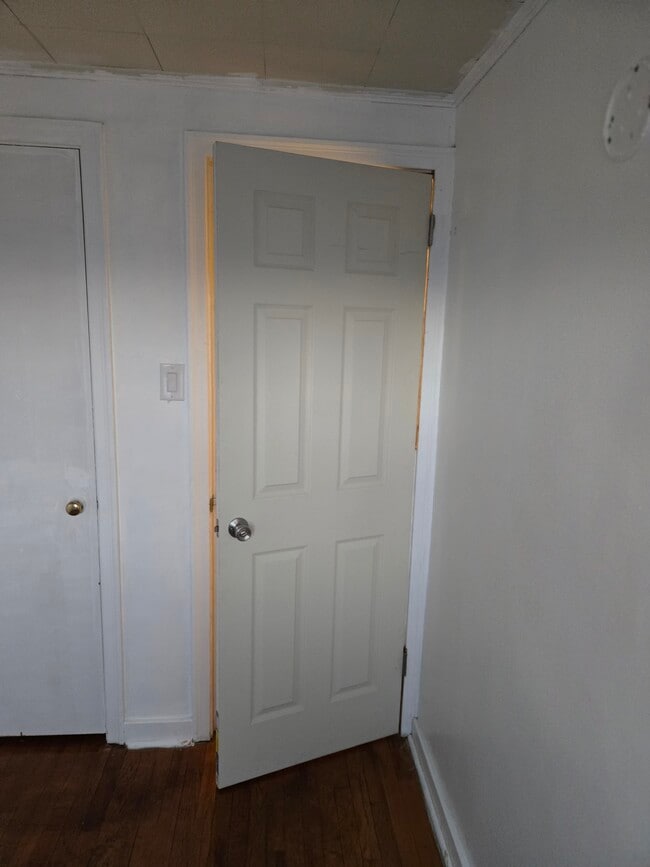 Building Photo - 2445 Brookwood St