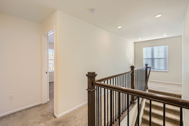 Building Photo - 14999 Chicago St