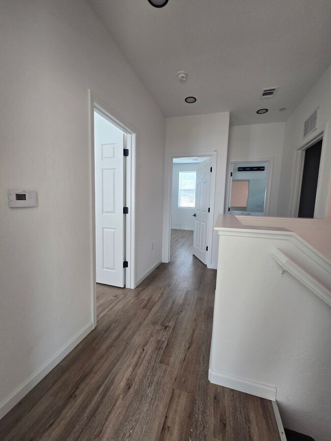 Building Photo - 3 BR 2 BA available Now