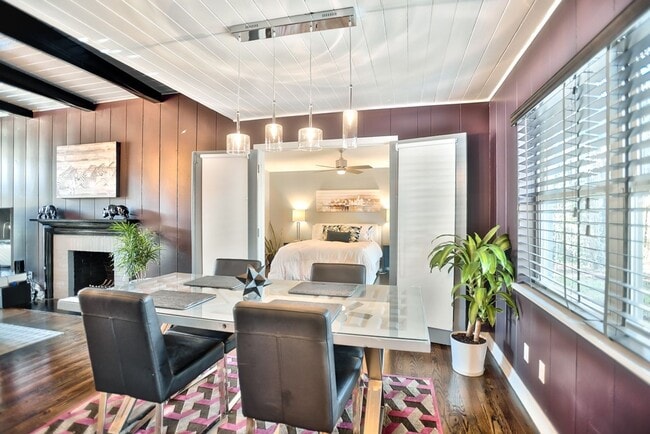 Building Photo - Gorgeous Single Family Home Located In Midtown. Huge Fenced in Backyard!