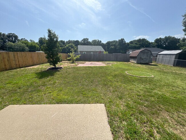 Building Photo - 910 Applegrove Cir