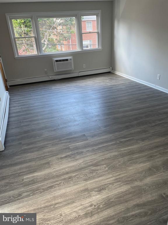 Building Photo - 123 4th Ave