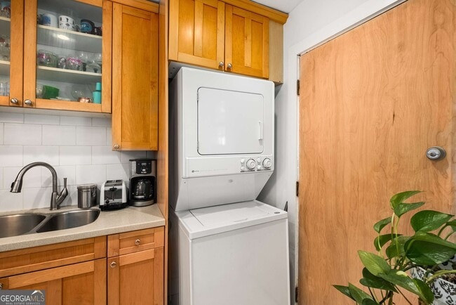 Building Photo - 866 Briarcliff Rd NE